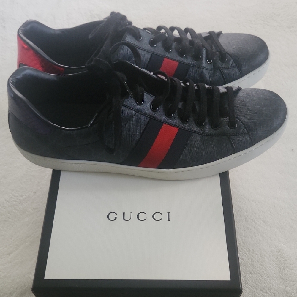 Gucci Men's Sneakers with Red and Navy Blue